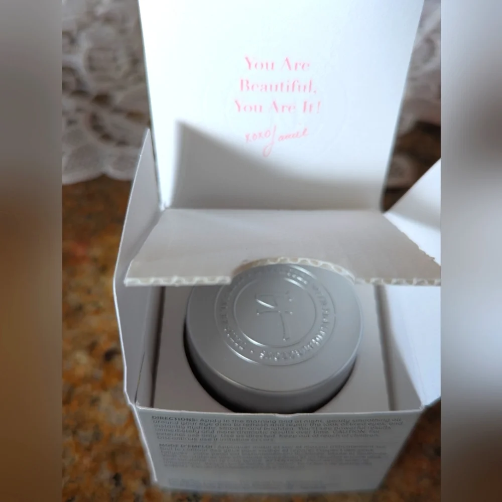 IT Cosmetics Confidence in an Eye Cream - Picture 2 of 2